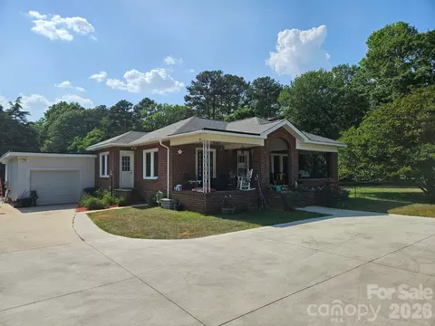 2030 S Point Rd, Belmont, NC 28012
