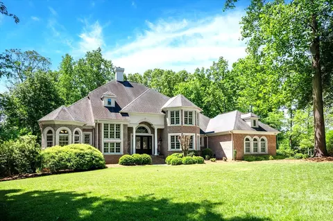 6052 Oxfordshire Rd, Waxhaw, NC 28173