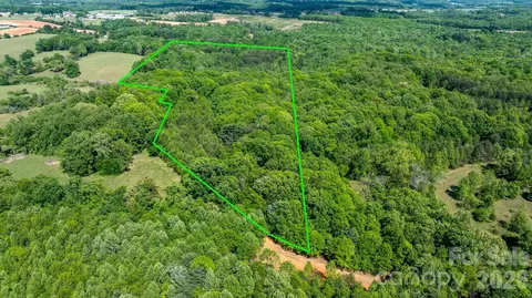 256 Long Leaf Pine Dr, Hiddenite, NC 28636