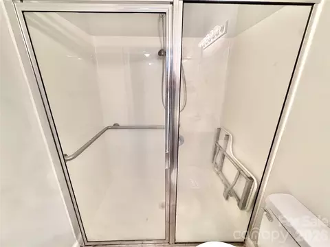 Bath - 21230 Hickory St, Cornelius, NC 28031 photo 3 of 3