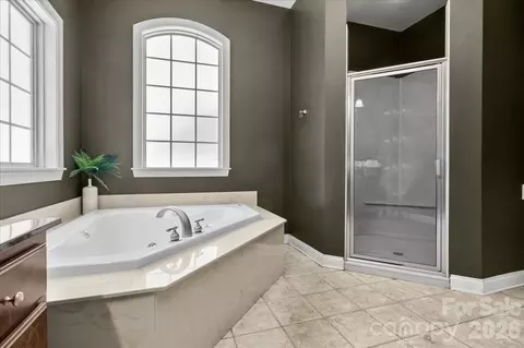 Bath - 411 Chapman St, Chesterfield, SC 29709 photo 2 of 5