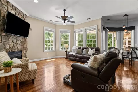 Living - 411 Chapman St, Chesterfield, SC 29709 photo 3 of 4