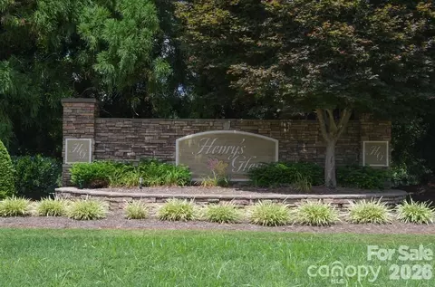 205 Henrys Glen Dr, Morganton, NC 28655