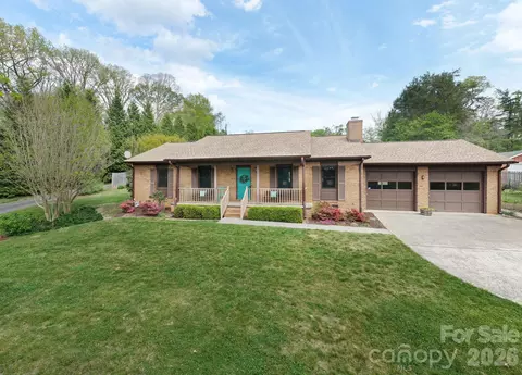15 Pinedale Rd, Asheville, NC 28805