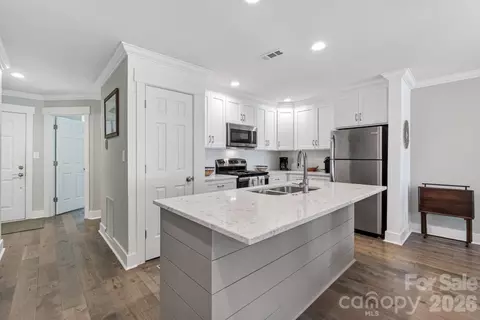 Kitchen - 605 Portside Dr, Davidson, NC 28036 photo 2 of 6