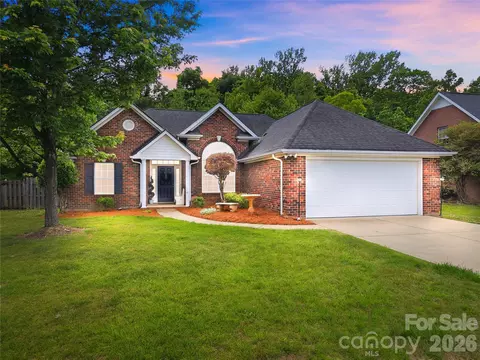 12626 Hill Pine Rd, Midland, NC 28107