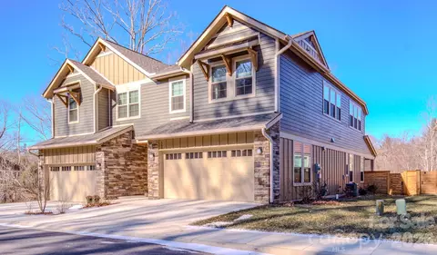 560 Sweet Birch Park Ln, Black Mountain, NC 28711