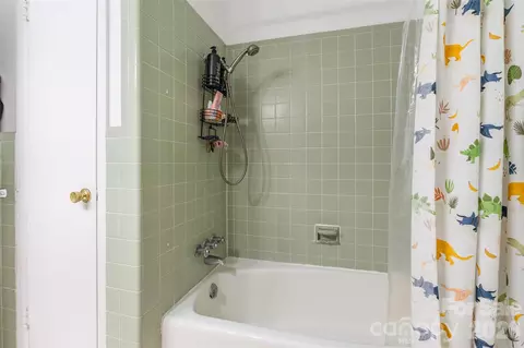 Bath - 513 Mountainbrook Rd, Lancaster, SC 29720 photo 5 of 5