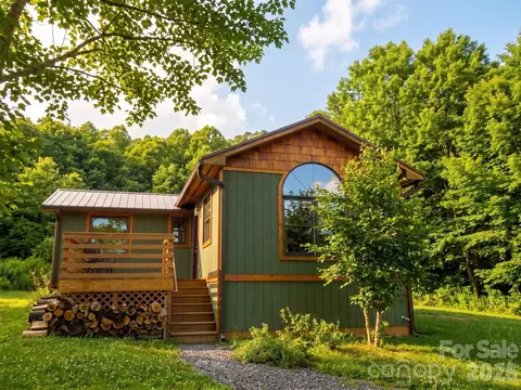 115 Gardening Frog Trl, Waynesville, NC 28785