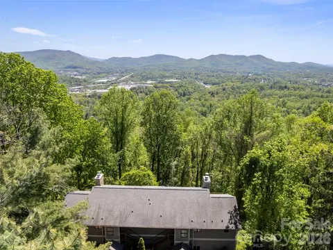 408 Windswept Dr, Asheville, NC 28801