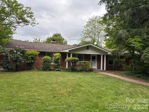 104 Turley Falls Rd, Hendersonville, NC 28739