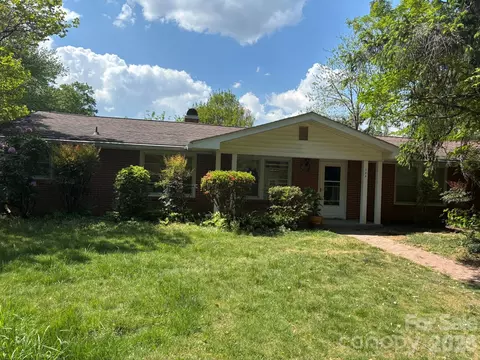 104 Turley Falls Rd, Hendersonville, NC 28739