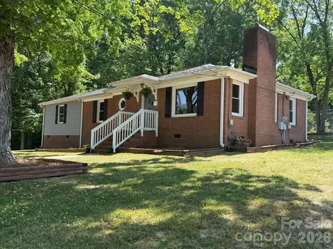 704 Dogwood Ave, Lincolnton, NC 28092