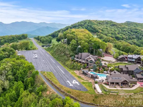 81 Creekside F-101 Way #F-101, Burnsville, NC 28714