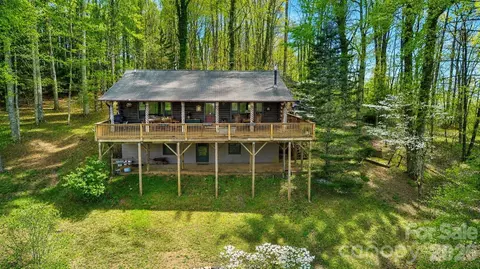 551 Carvers Knob Rd, Spruce Pine, NC 28777
