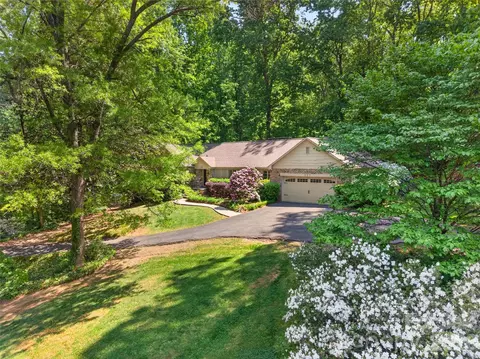 537 Saint Cloud Dr, Statesville, NC 28625