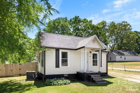 2504 Glenwood St, Kannapolis, NC 28083