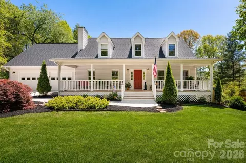 29 Blueberry Ln, Fairview, NC 28730