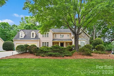 212 Rose Arbor Ln, Matthews, NC 28105