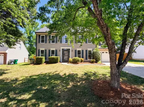 10009 Wild Dogwood Ct, Charlotte, NC 28273