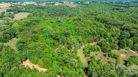 198 Long Leaf Pine Dr, Hiddenite, NC 28636