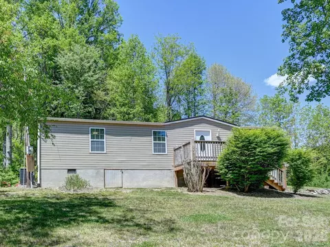 2275 Lamb Mountain Rd, Hendersonville, NC 28792