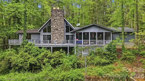 260 Tranquility Pl, Hendersonville, NC 28739