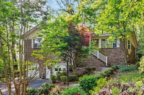 12 Steeplechase Ct, Hendersonville, NC 28791