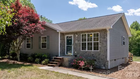103 1st Nw Ave NW, Hildebran, NC 28637