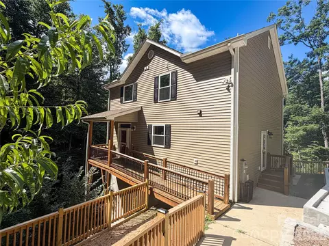 65 Leisure Ln, Swannanoa, NC 28778