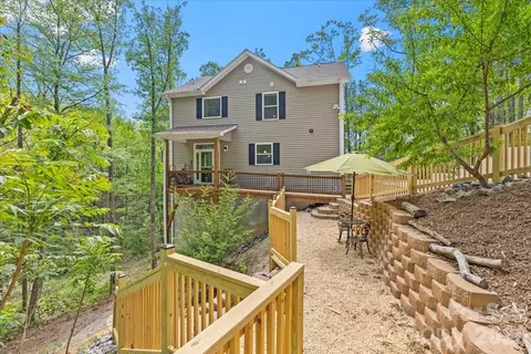 65 Leisure Ln, Swannanoa, NC 28778