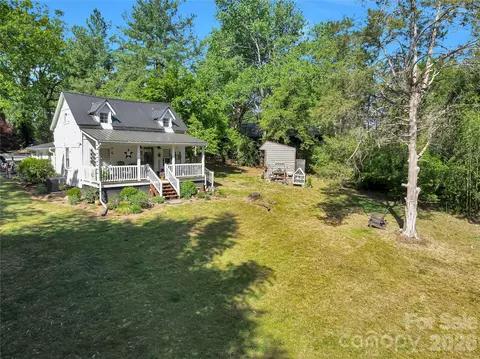 Exterior - 289 Carson St, Tryon, NC 28782 photo 3 of 10