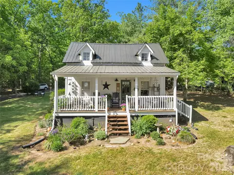Exterior - 289 Carson St, Tryon, NC 28782 photo 8 of 10