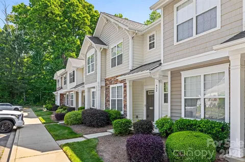 932 Coffee Tree Ln, Rock Hill, SC 29732