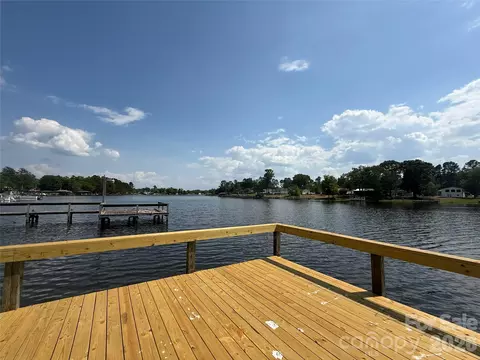 1062 Mill Creek Dr, Manning, SC 29102