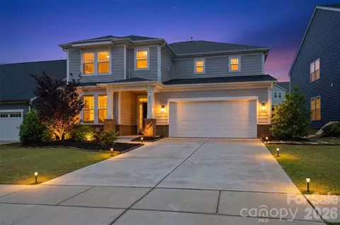 531 Red Wolf Ln, Clover, SC 29710