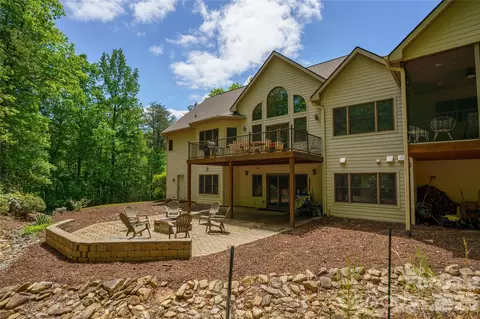 176 Hemlock Ln, Lake Lure, NC 28746