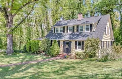 112 Kinwood St, Morganton, NC 28655