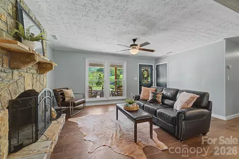 Living - 160 Canter Ln, Sylva, NC 28779 photo 1 of 4