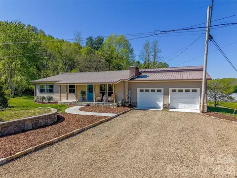 Exterior - 160 Canter Ln, Sylva, NC 28779 photo 3 of 14
