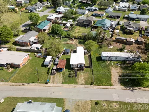 114 Brook St, Waynesville, NC 28786