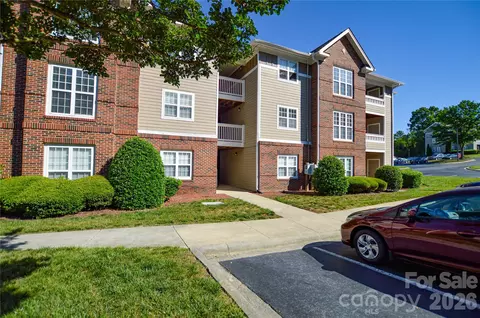 9810 Campus Walk F Ln #F, Charlotte, NC 28262