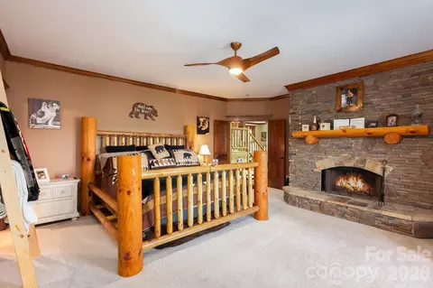 Bedroom - 716 Peppervine Cir, Brevard, NC 28712 photo 1 of 6