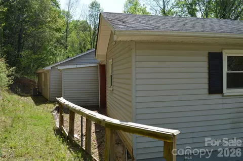 191 Flat Rock Hill Rd, Tryon, NC 28782 photo 4