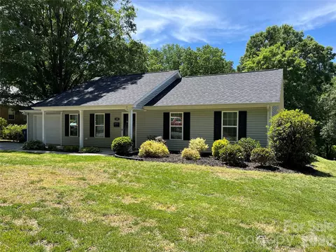 188 W Church St, Mocksville, NC 27028