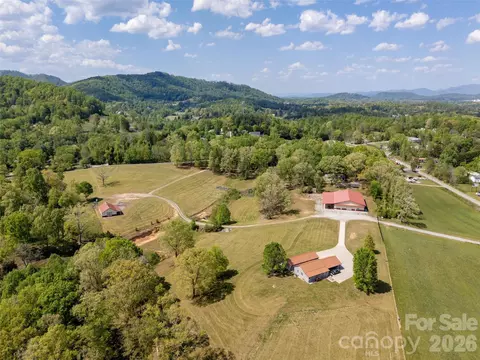 154 High Pasture Trl, Mills River, NC 28759