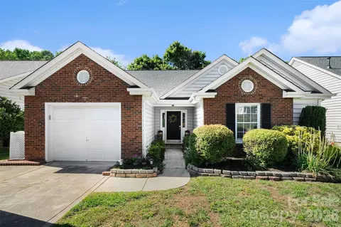 526 Carlisle Dr, Indian Trail, NC 28079