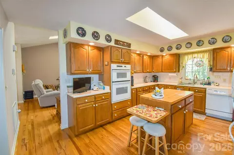 Kitchen - 548 Thunder Rd, Brevard, NC 28712 photo 2 of 6