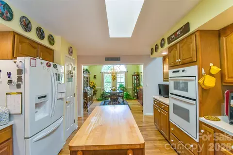 Kitchen - 548 Thunder Rd, Brevard, NC 28712 photo 5 of 6