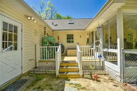 Exterior - 548 Thunder Rd, Brevard, NC 28712 photo 8 of 9